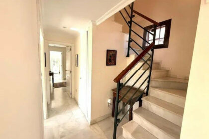 0864e7b5f34dd54a339991b2f519ed22 - 19