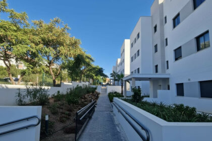 0930021e9bde0677794924bd0afdbce6 - 15