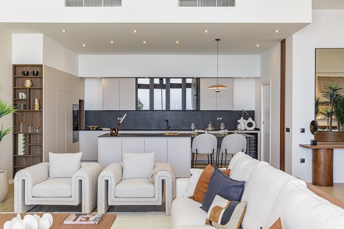 09885d04e0867bb6a94cc60f3de79a94 - 20