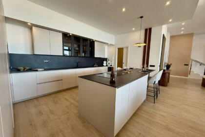 09885d04e0867bb6a94cc60f3de79a94 - 21