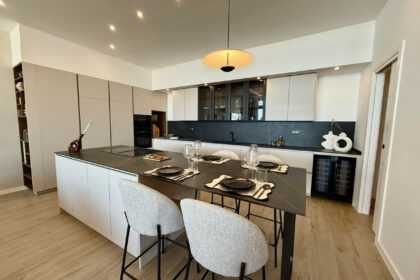 09885d04e0867bb6a94cc60f3de79a94 - 22