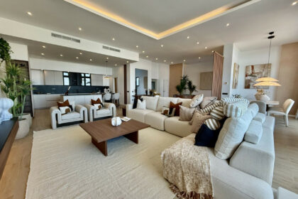 09885d04e0867bb6a94cc60f3de79a94 - 23