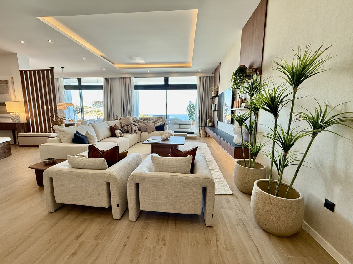 09885d04e0867bb6a94cc60f3de79a94 - 26