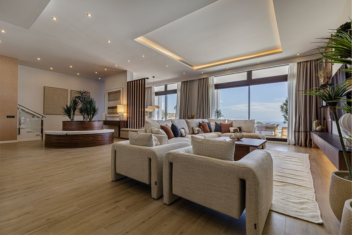 09885d04e0867bb6a94cc60f3de79a94 - 27