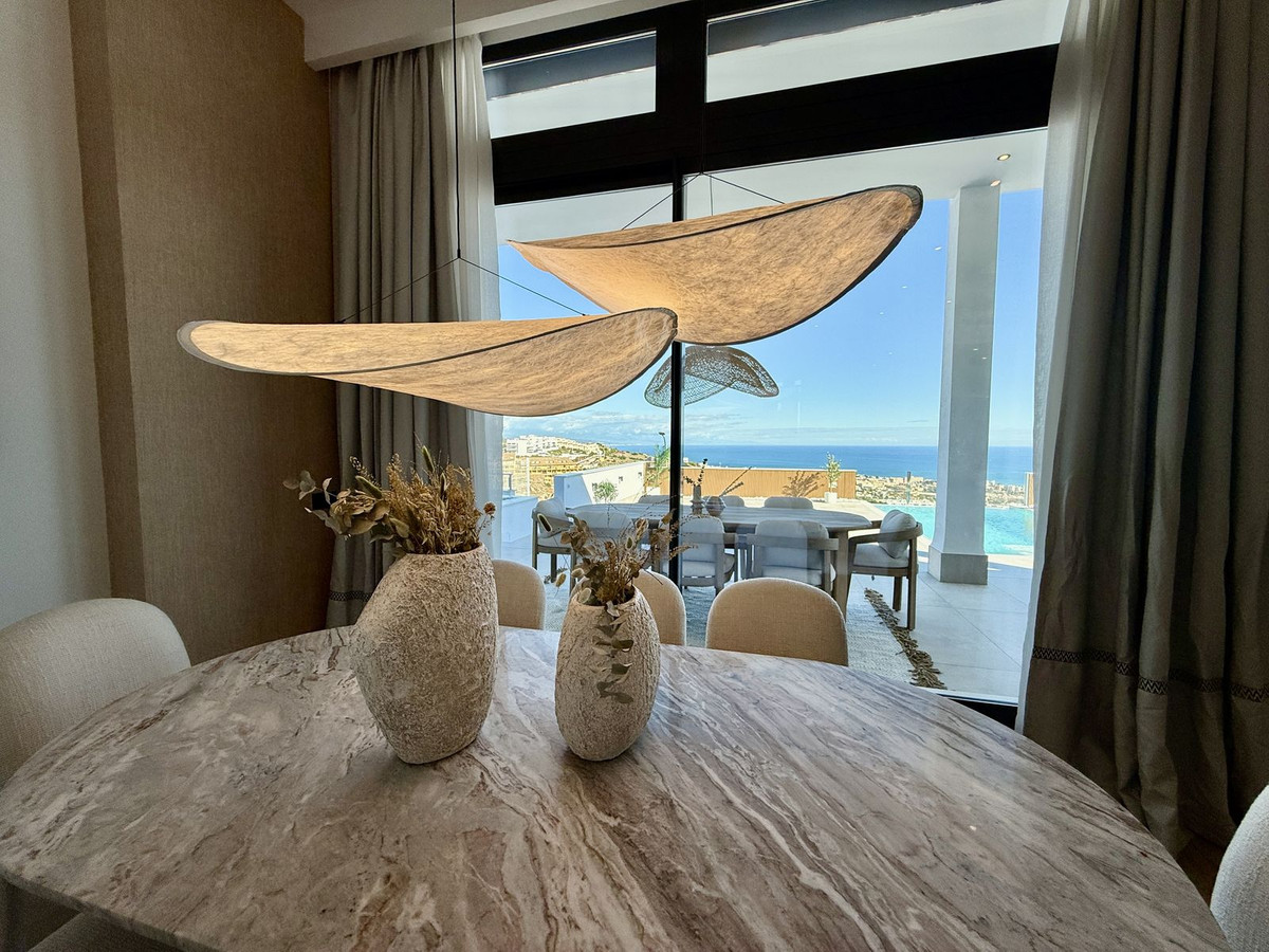 09885d04e0867bb6a94cc60f3de79a94 - 28