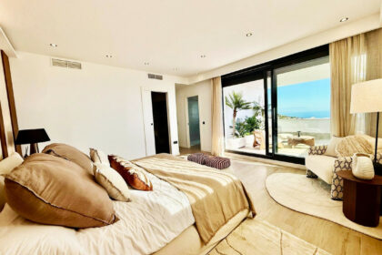 09885d04e0867bb6a94cc60f3de79a94 - 43