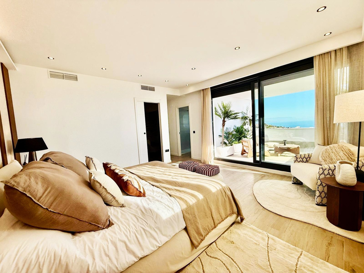 09885d04e0867bb6a94cc60f3de79a94 - 43