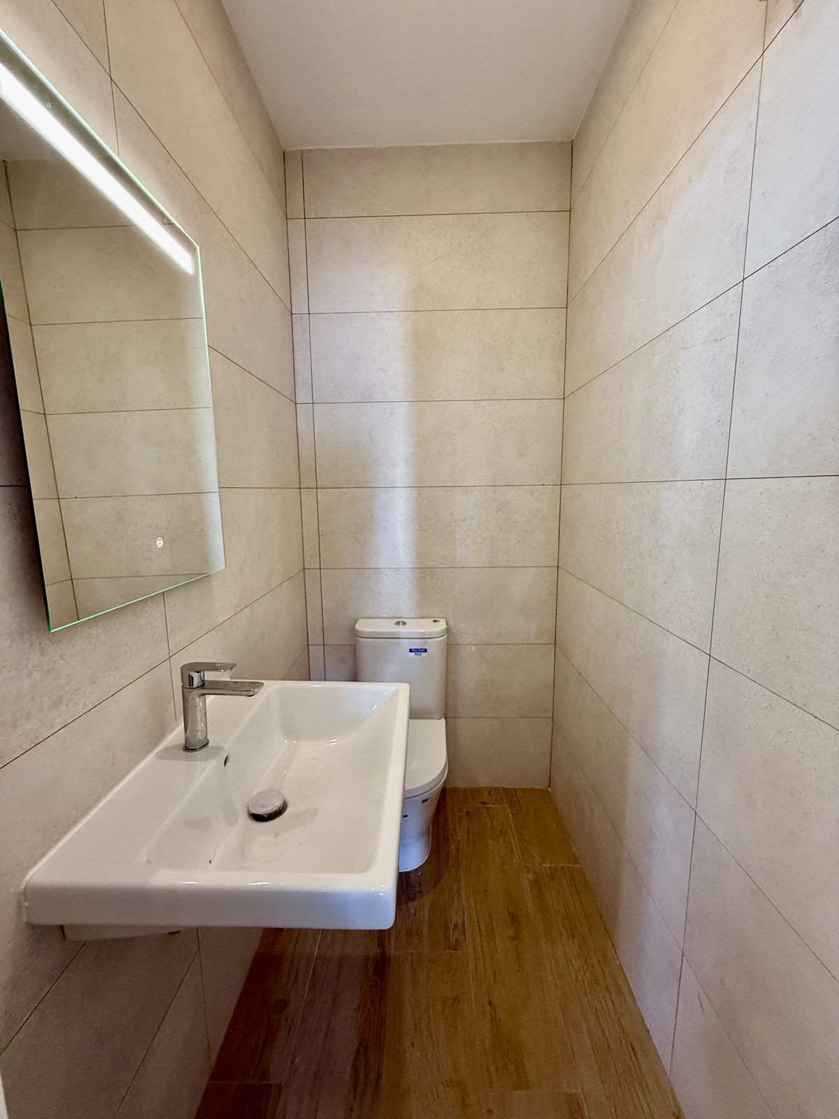 09885d04e0867bb6a94cc60f3de79a94 - 46