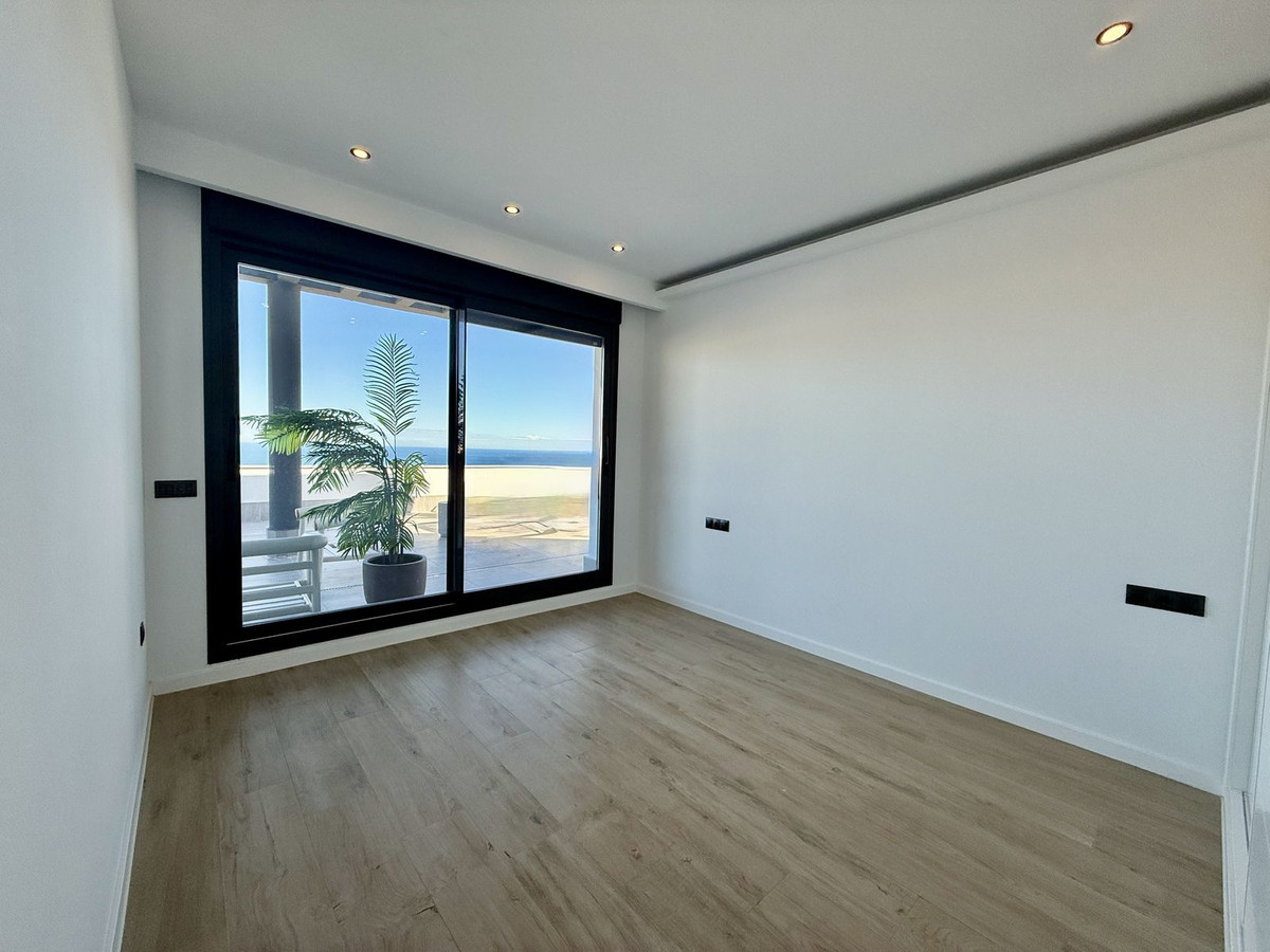 09885d04e0867bb6a94cc60f3de79a94 - 51