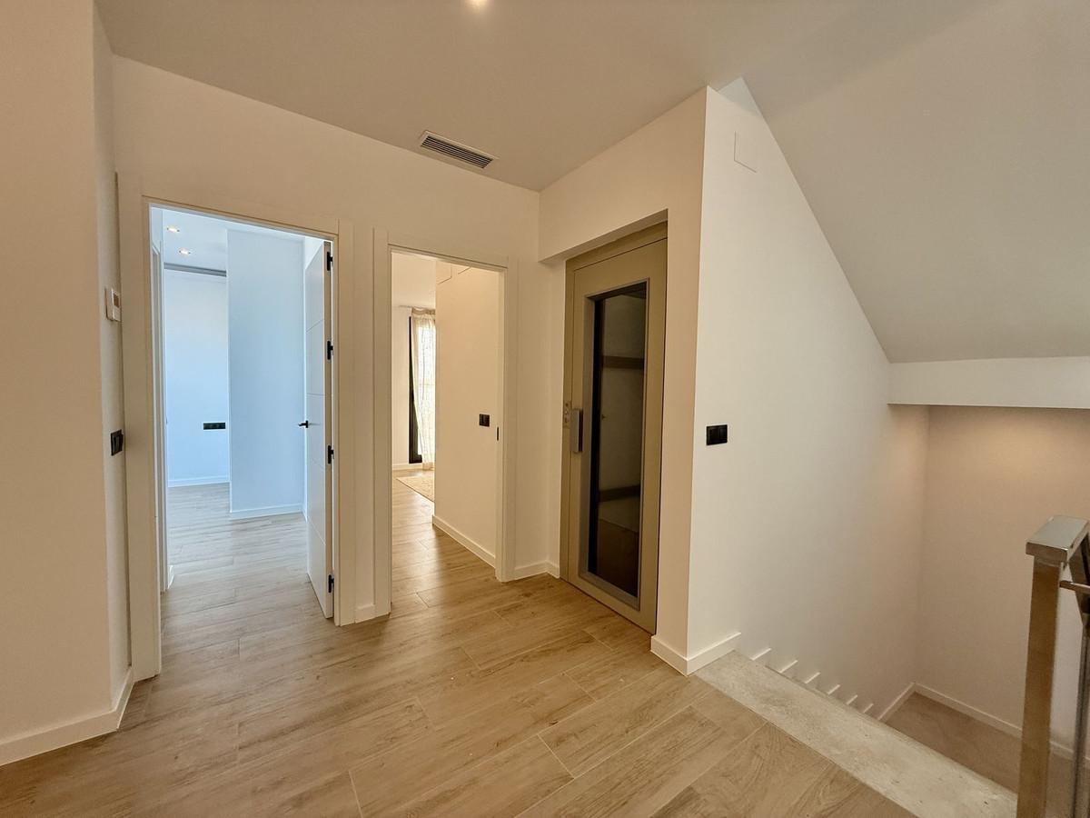 09885d04e0867bb6a94cc60f3de79a94 - 63