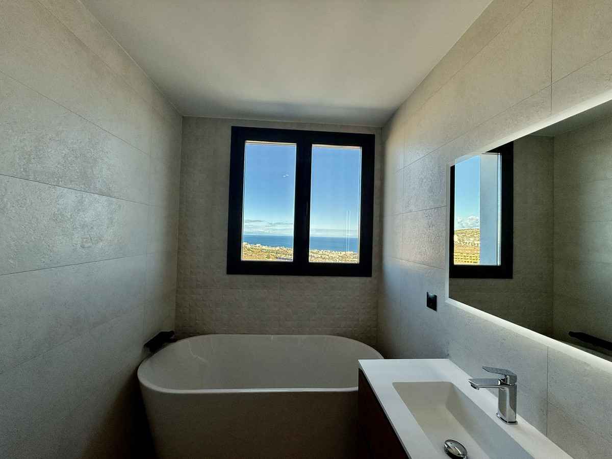 09885d04e0867bb6a94cc60f3de79a94 - 64