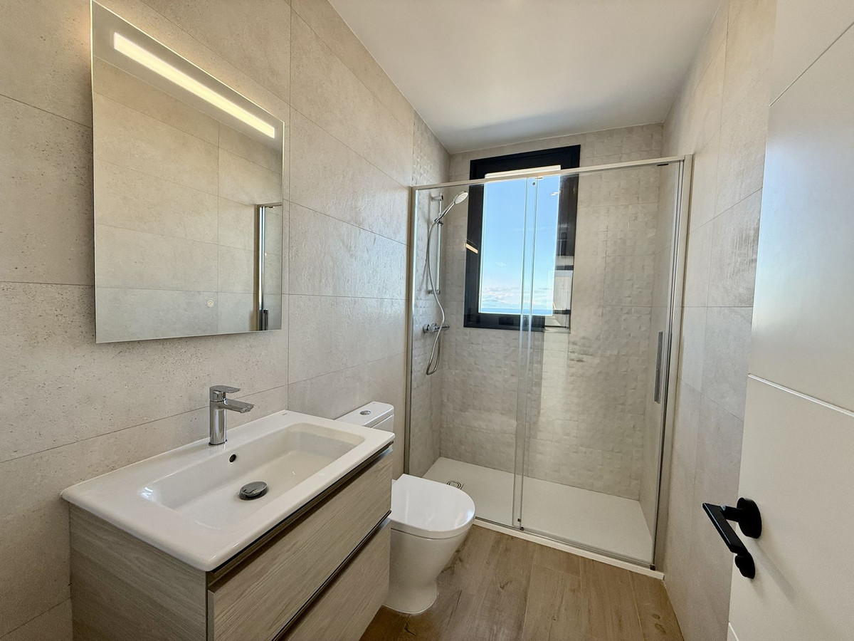 09885d04e0867bb6a94cc60f3de79a94 - 68