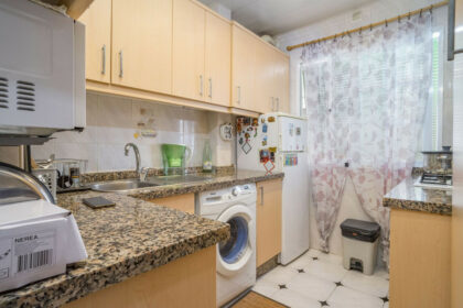 0a8ac5c17a5e85bbfa884d97a275ea13 - 17