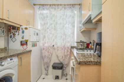 0a8ac5c17a5e85bbfa884d97a275ea13 - 19