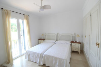 0c6d85edec484ea11dbf42a8fbe2393a - 21