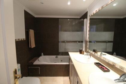 0c6d85edec484ea11dbf42a8fbe2393a - 22