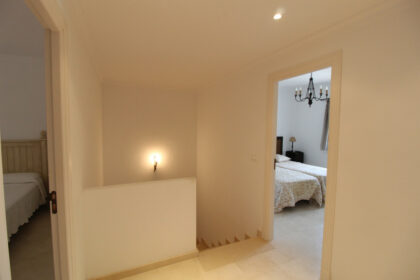 0c6d85edec484ea11dbf42a8fbe2393a - 24