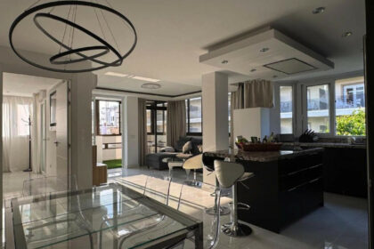 0e335f7de1d94db2a3c5d41ae5a68181 - 1