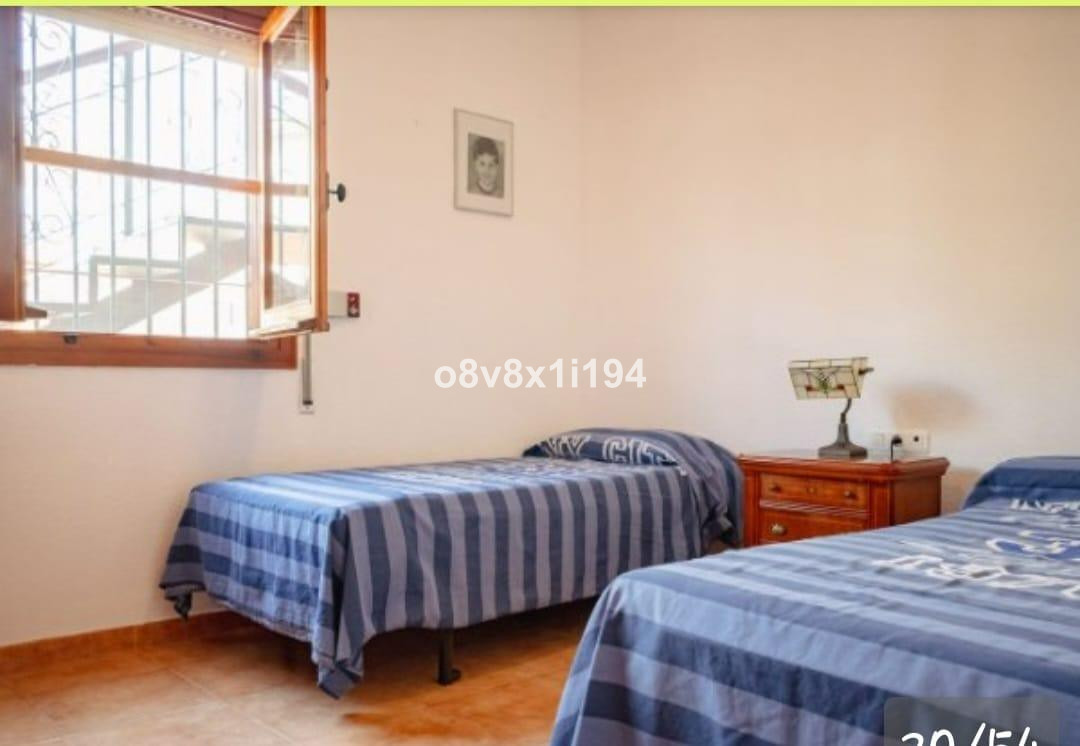 0e5a706435c712bc6f4b7c628ed260be - 18