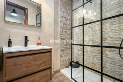 101448e1f8378f29a836694021e4e774 - 17