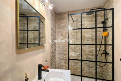 101448e1f8378f29a836694021e4e774 - 19