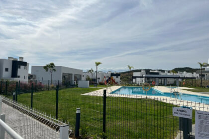 1092e88d5753ae56ec2428850901a29b - 24