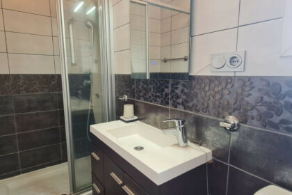 10fbb45f0573fd907d1efa234fbe9e15 - 23