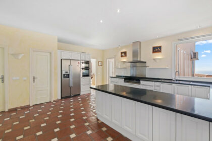 125d320e91d9b7f3611256610639e17e - 11