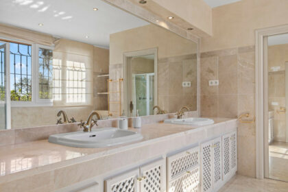 125d320e91d9b7f3611256610639e17e - 14