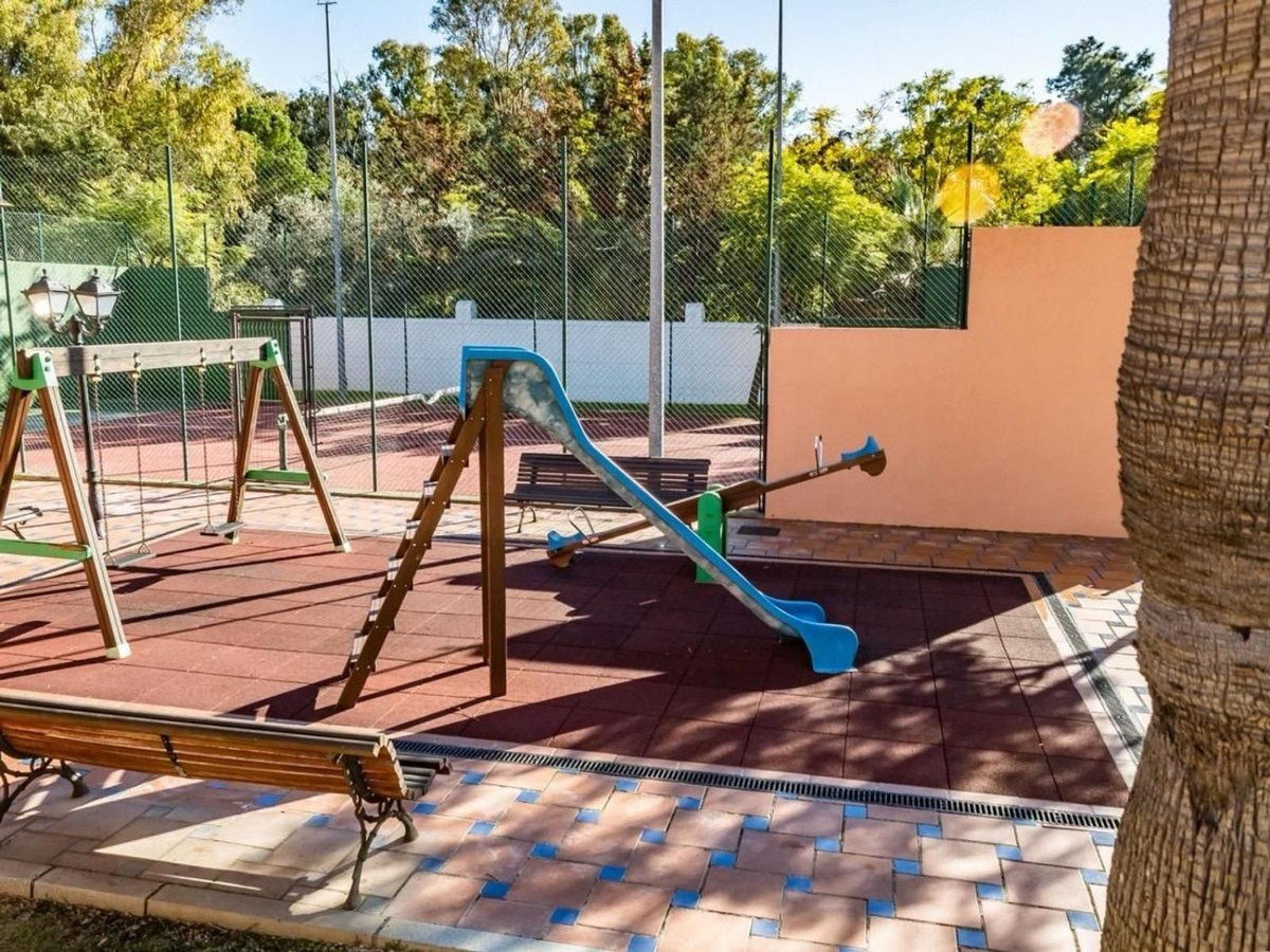 143811d5b44cc911f2dbfe3664c83917 - 24