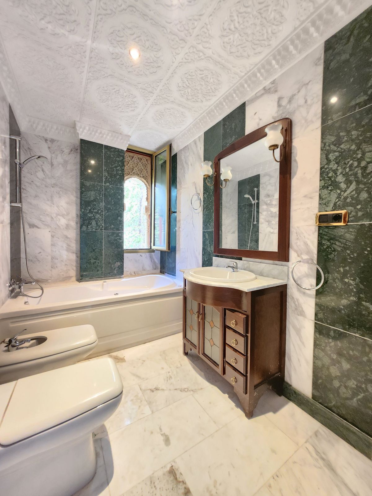 1665394d7324d18bfeea383961611cfa - 39