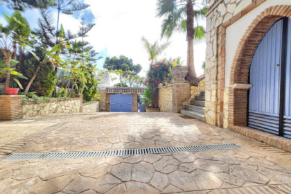 1665394d7324d18bfeea383961611cfa - 51