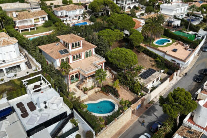 1665394d7324d18bfeea383961611cfa - 52