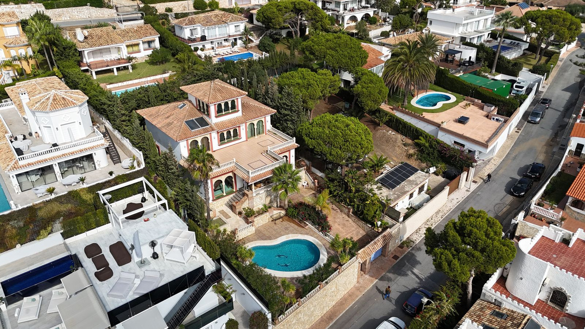 1665394d7324d18bfeea383961611cfa - 52