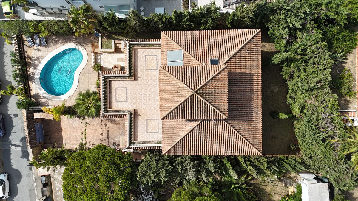 1665394d7324d18bfeea383961611cfa - 55