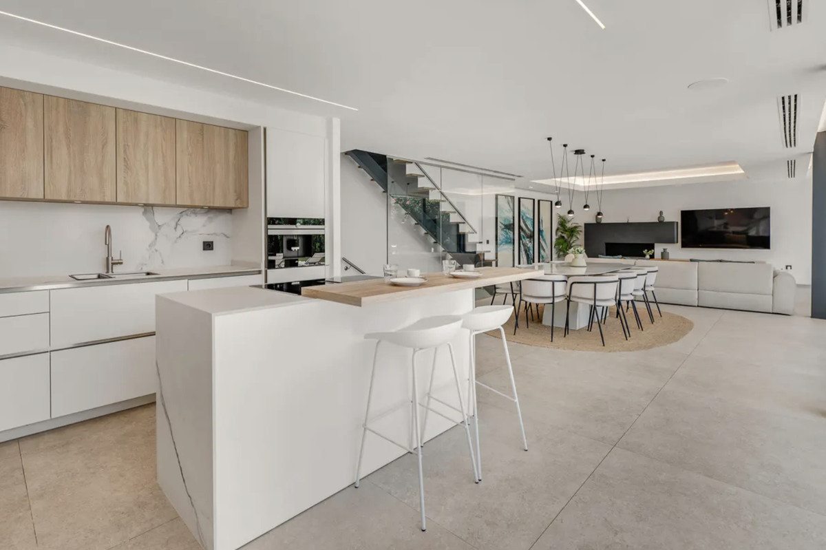 173a72b09a08d079ce837b11437f7c8b - 10