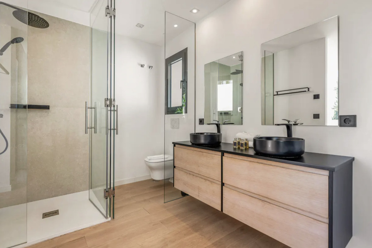 173a72b09a08d079ce837b11437f7c8b - 16