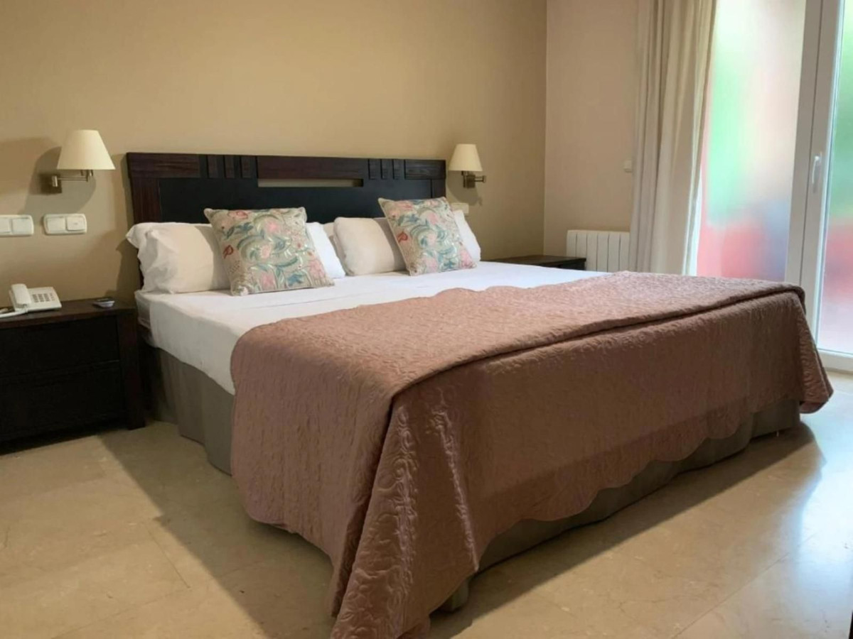 1b0198f8e2f6b96e43e4f8f70fd05ac9 - 12