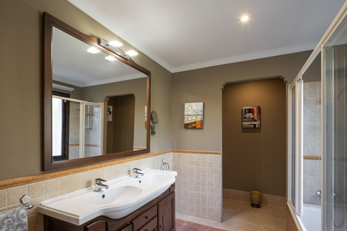 1c4f6e8b581a7fd768083c8dbaef128d - 10