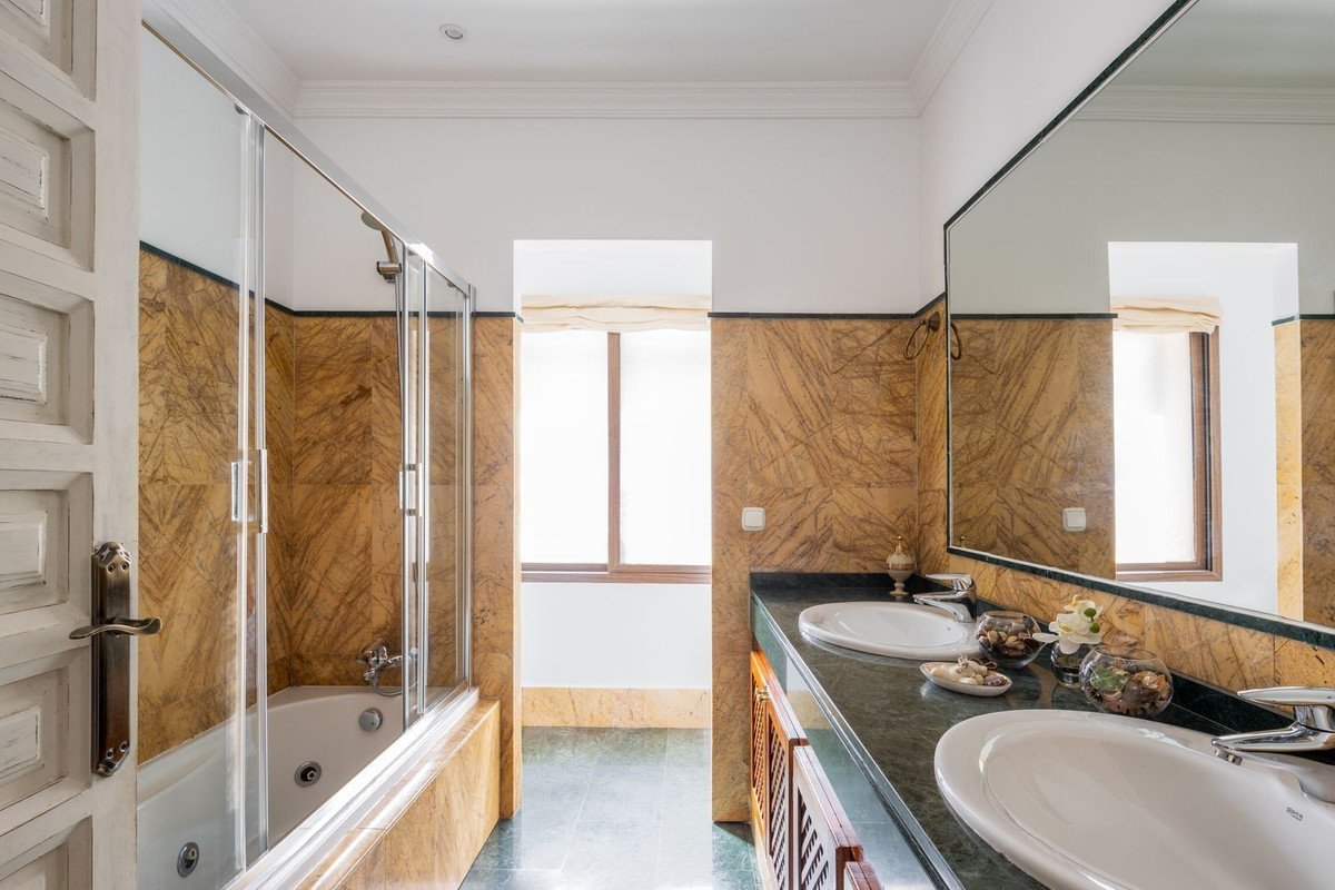 1c4f6e8b581a7fd768083c8dbaef128d - 11