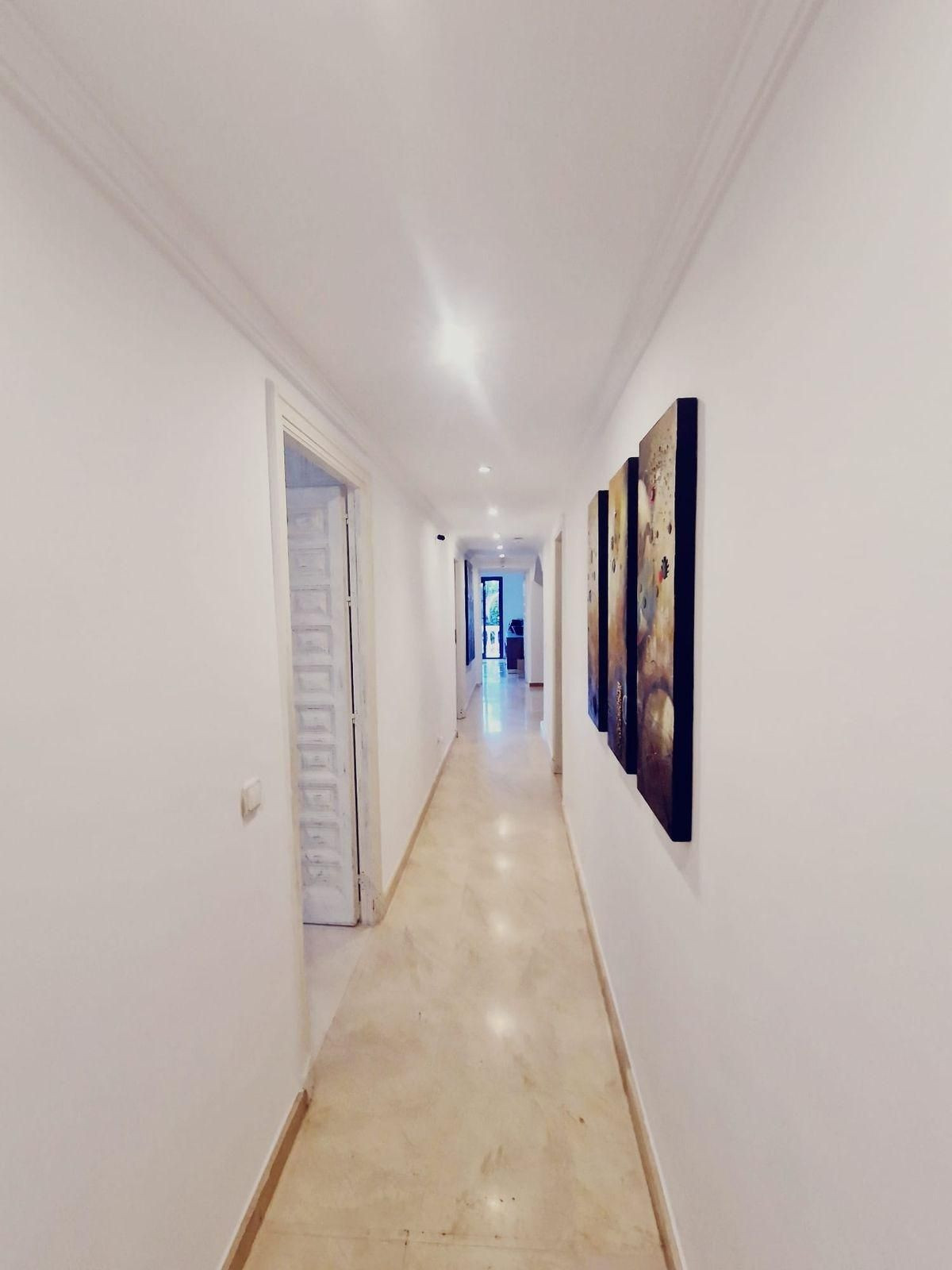 1c4f6e8b581a7fd768083c8dbaef128d - 21