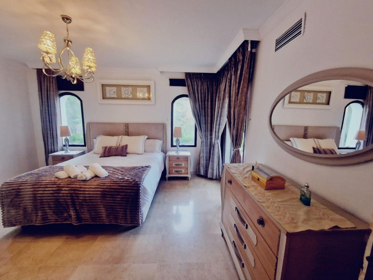 1c4f6e8b581a7fd768083c8dbaef128d - 27