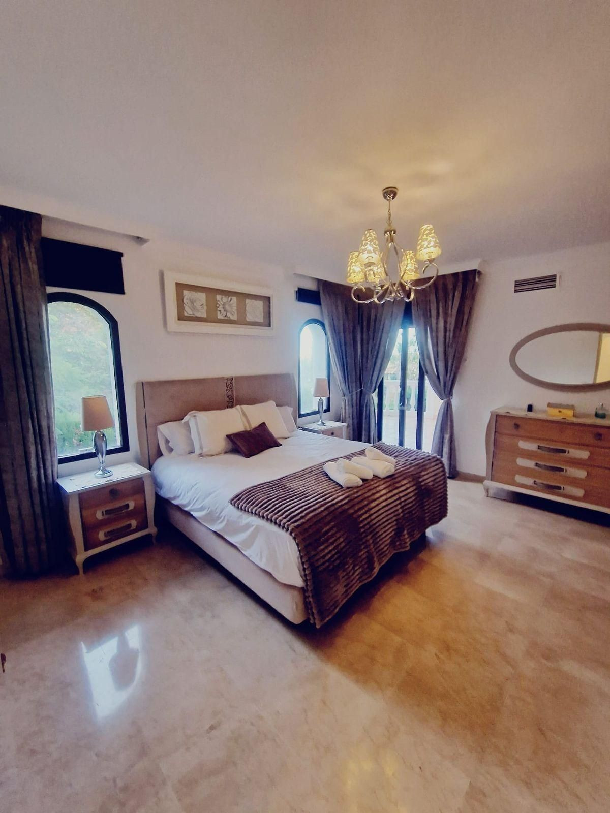 1c4f6e8b581a7fd768083c8dbaef128d - 28