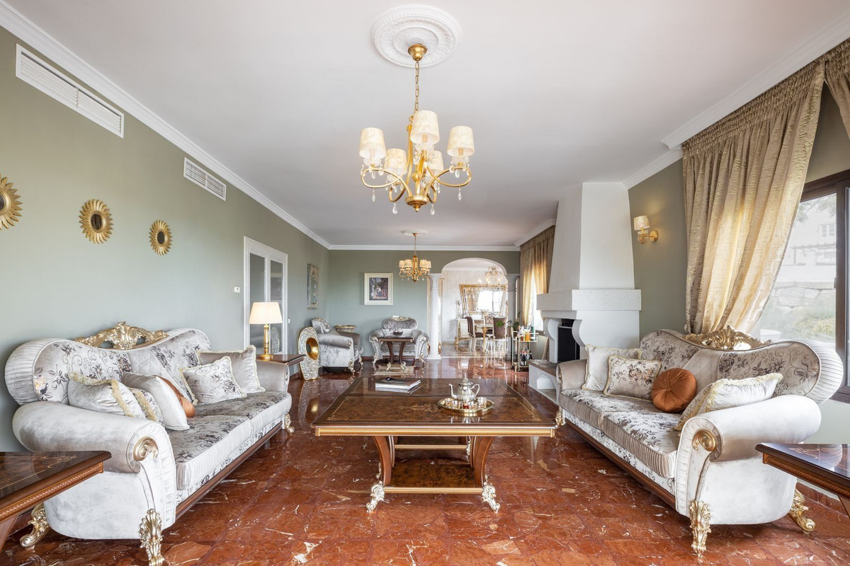 1c4f6e8b581a7fd768083c8dbaef128d - 37