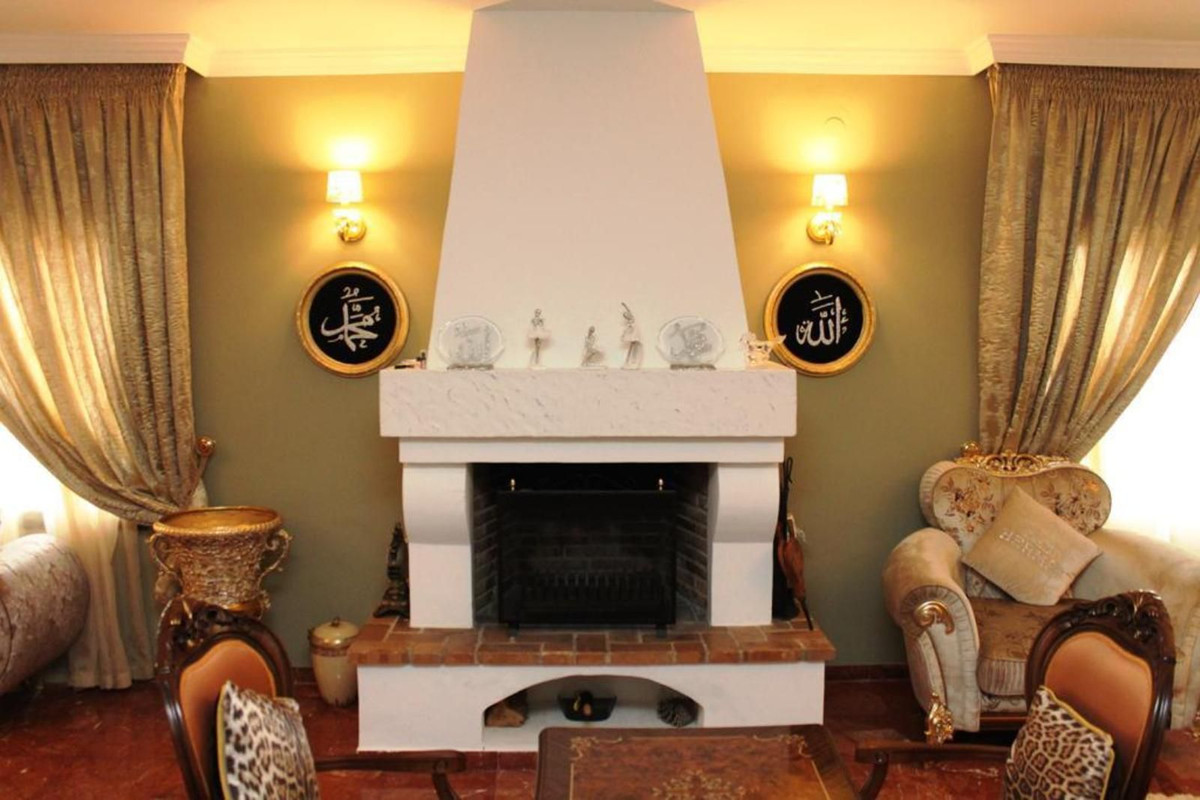 1c4f6e8b581a7fd768083c8dbaef128d - 39