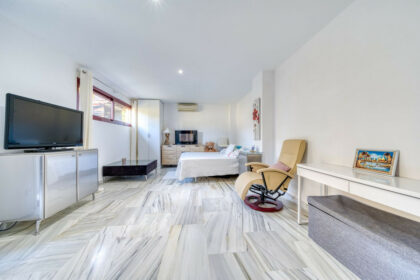 1dc06b15ec4b9e1c8c22f9994463f523 - 21