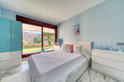 1dc06b15ec4b9e1c8c22f9994463f523 - 24