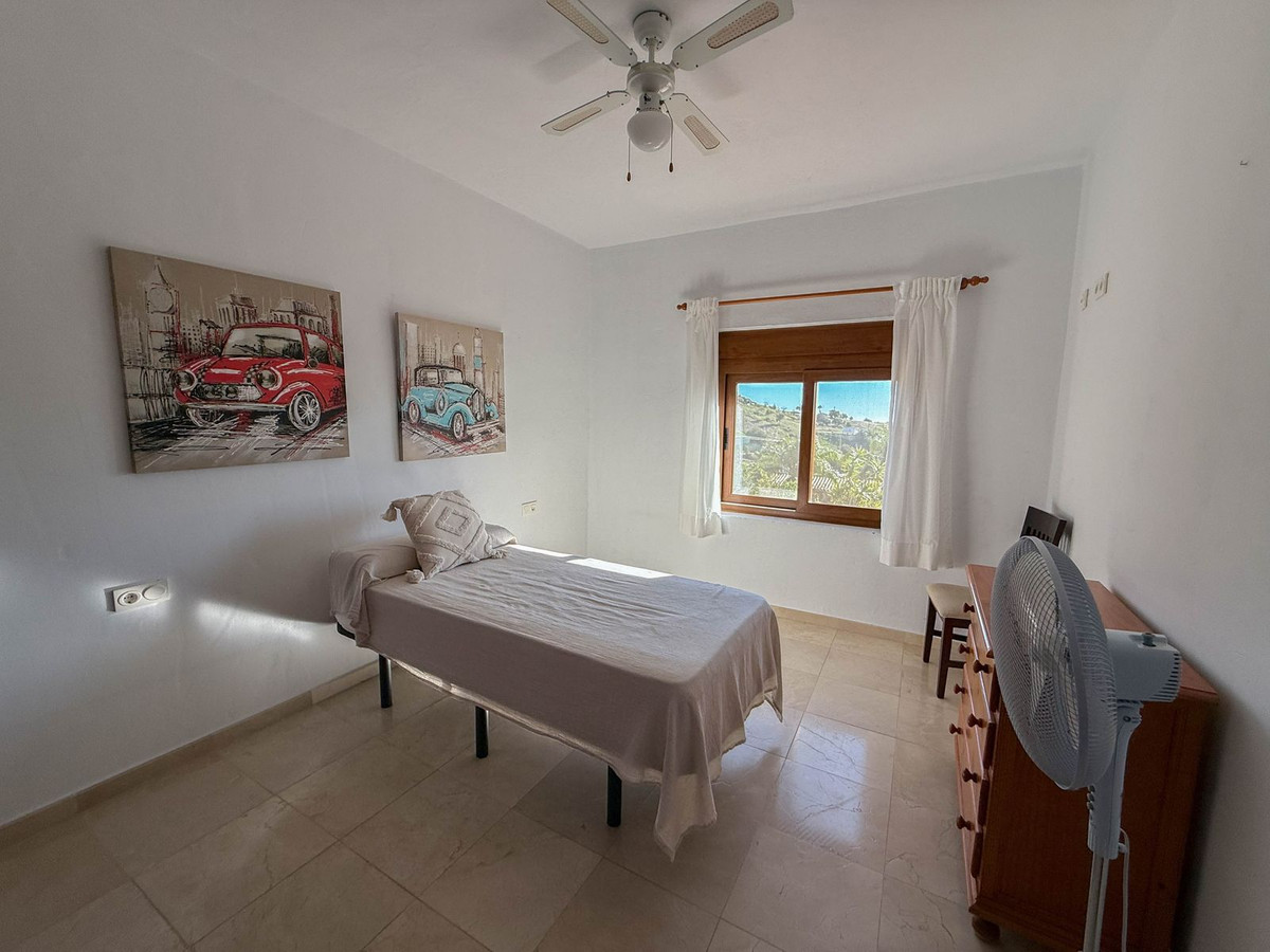 1f65b4d5a4c9de549c571eefcdc3ed23 - 17