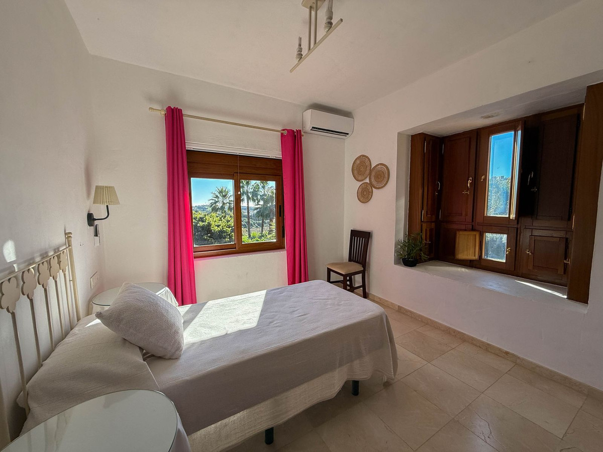 1f65b4d5a4c9de549c571eefcdc3ed23 - 19