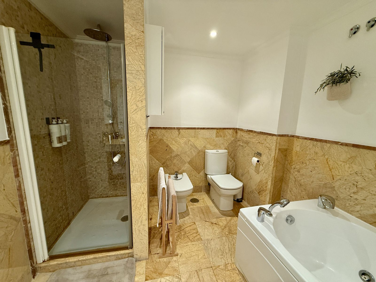 219fdee9102bf340c82e65bf32e6f608 - 16